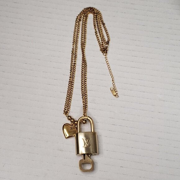 Louis Vuitton Lock & Key w/ Unbranded Heart Love Golden Stainless Steel Chain - Picture 9 of 14
